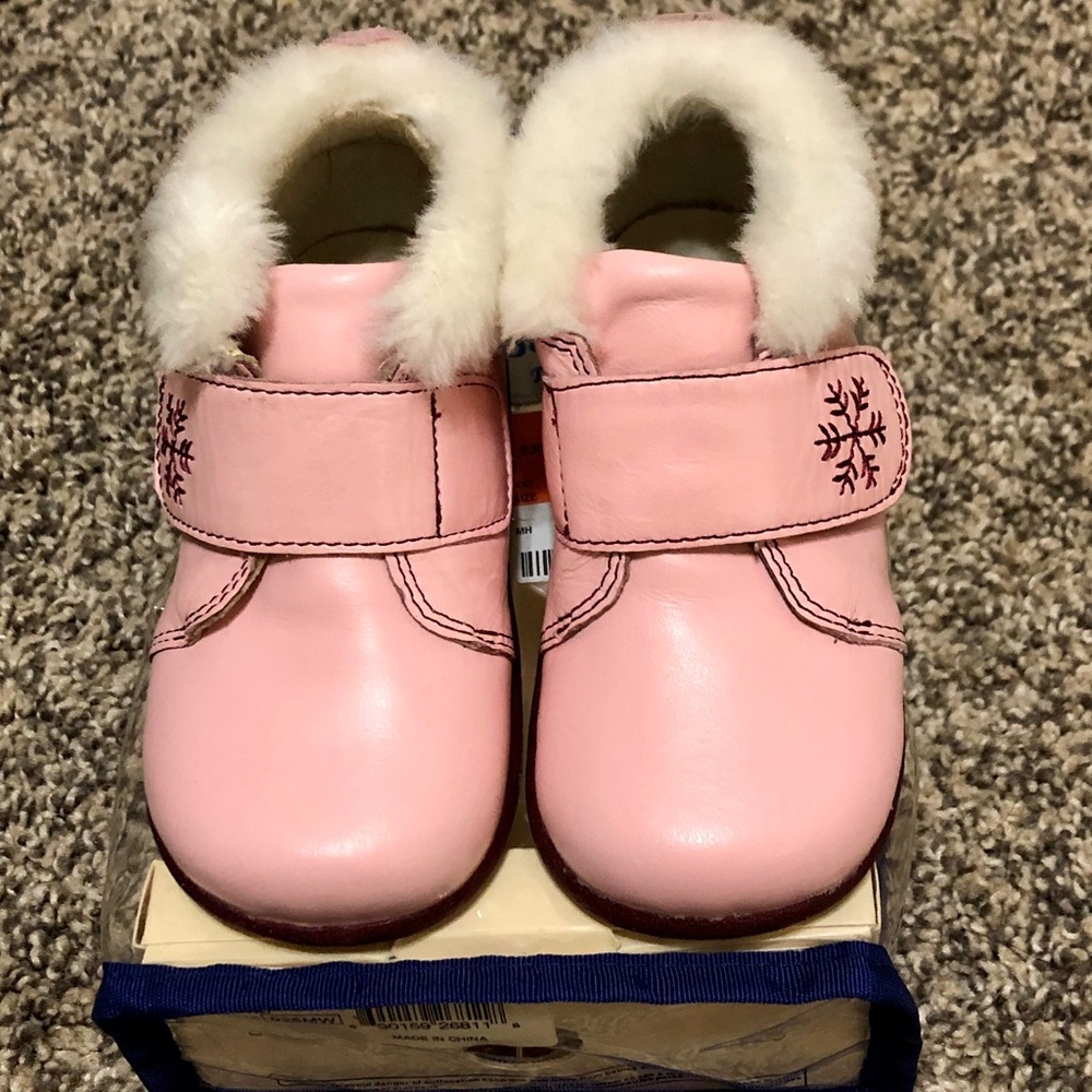 NEW Robeez Snowflake Ankle Leather Boot